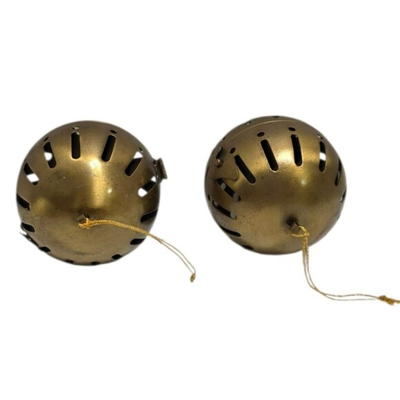 2 Vintage Brass Hanging Sphere Ornament Pomander Ball Hinged Fragrance Diffuser - Picture 3 of 10